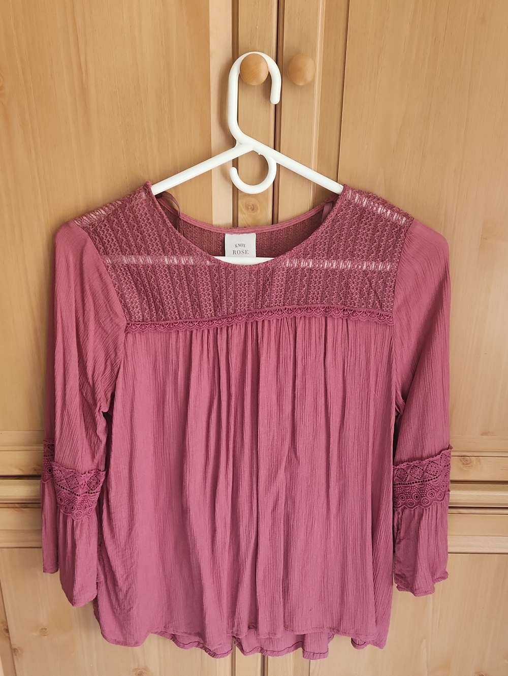 Knox Rose Dusty Rose Crochet-Yoke Peasant Blouse